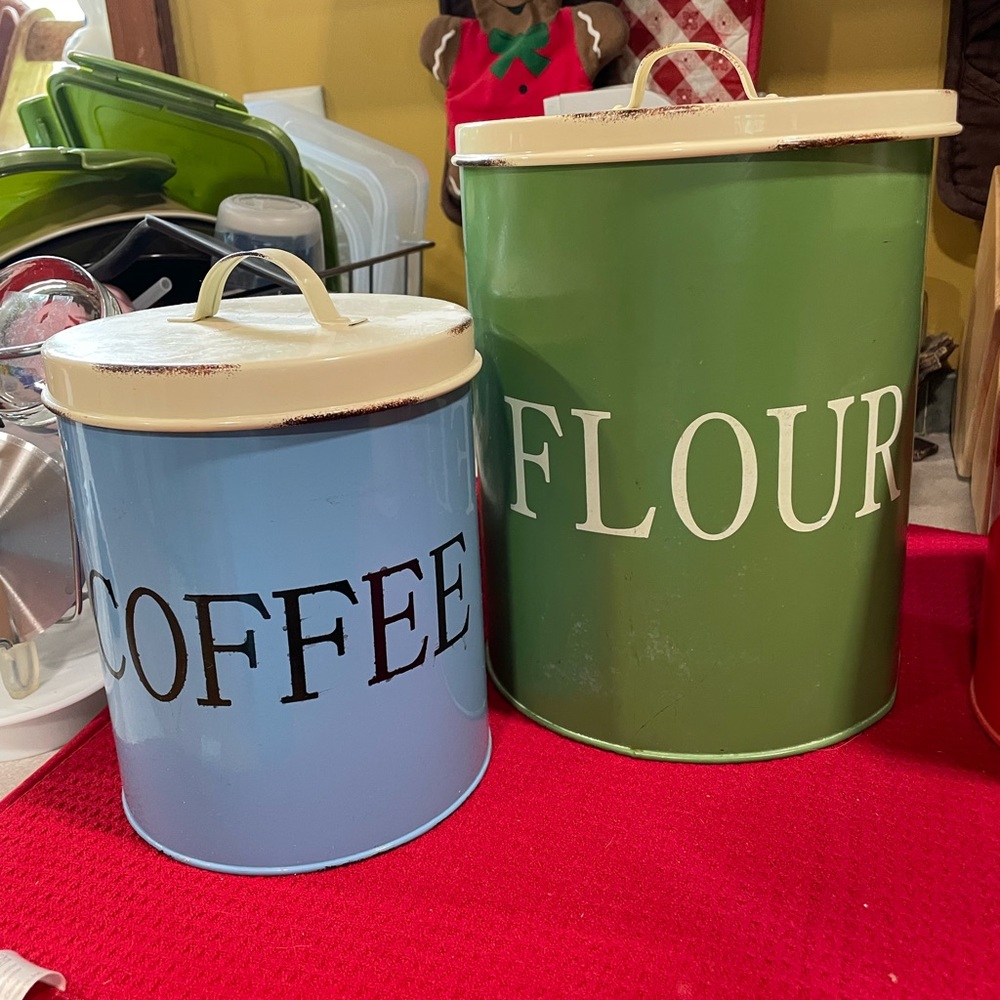 Kitchen canister set